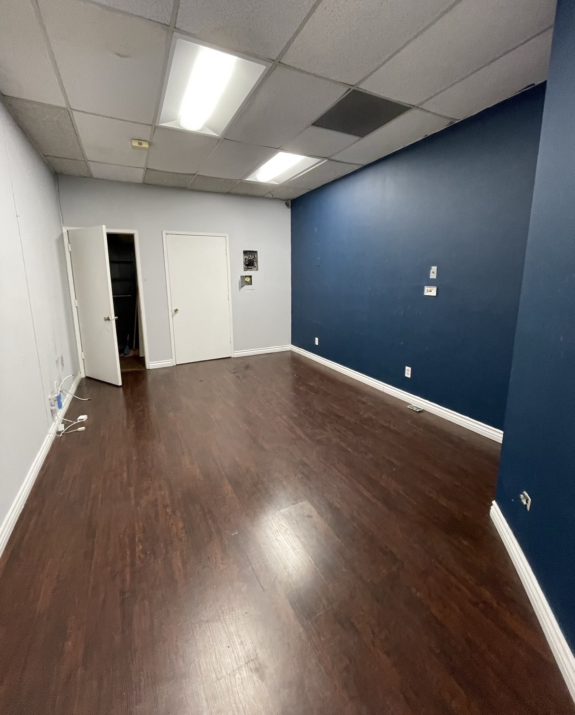 6451-6453 Van Nuys Blvd, Van Nuys, CA for lease Interior Photo- Image 1 of 4