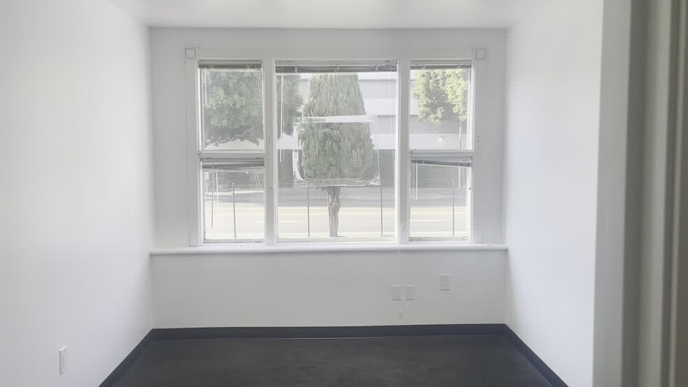 9935 S Santa Monica Blvd, Beverly Hills, CA for lease - Commercial Listing Video - Image 2 of 16