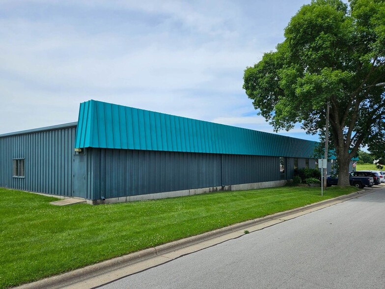 525 Jefferson St, Fort Atkinson, WI for sale - Building Photo - Image 3 of 14