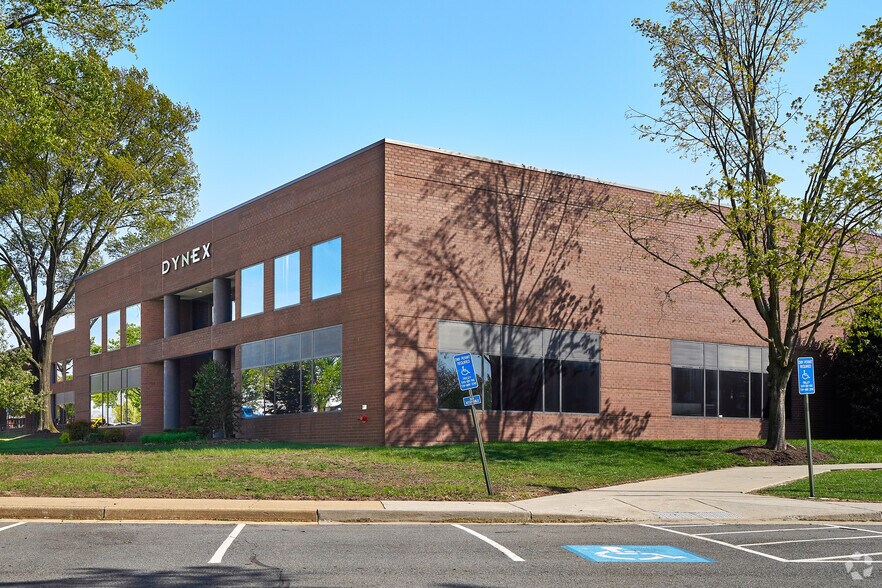 14340-14370 Sullyfield Cir, Chantilly, VA à louer - Photo du bâtiment - Image 3 de 4