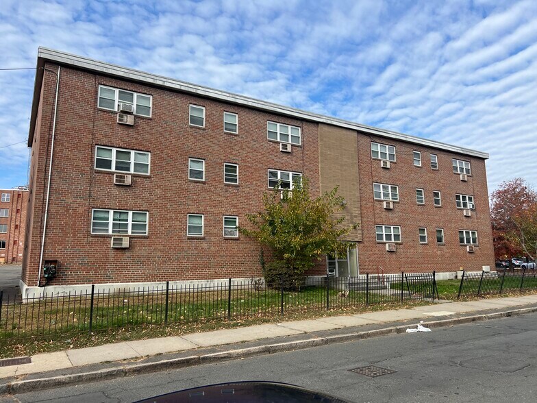 23 Marshall St, Hartford, CT à vendre - Photo du bâtiment - Image 3 de 12