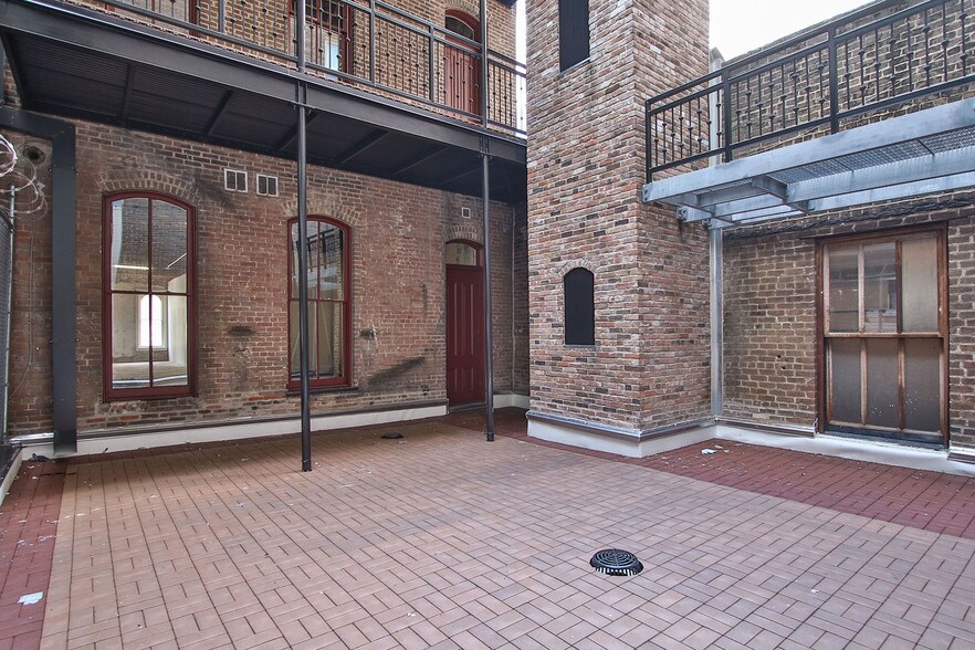 910 Prairie St, Houston, TX à louer - Photo du bâtiment - Image 2 de 7