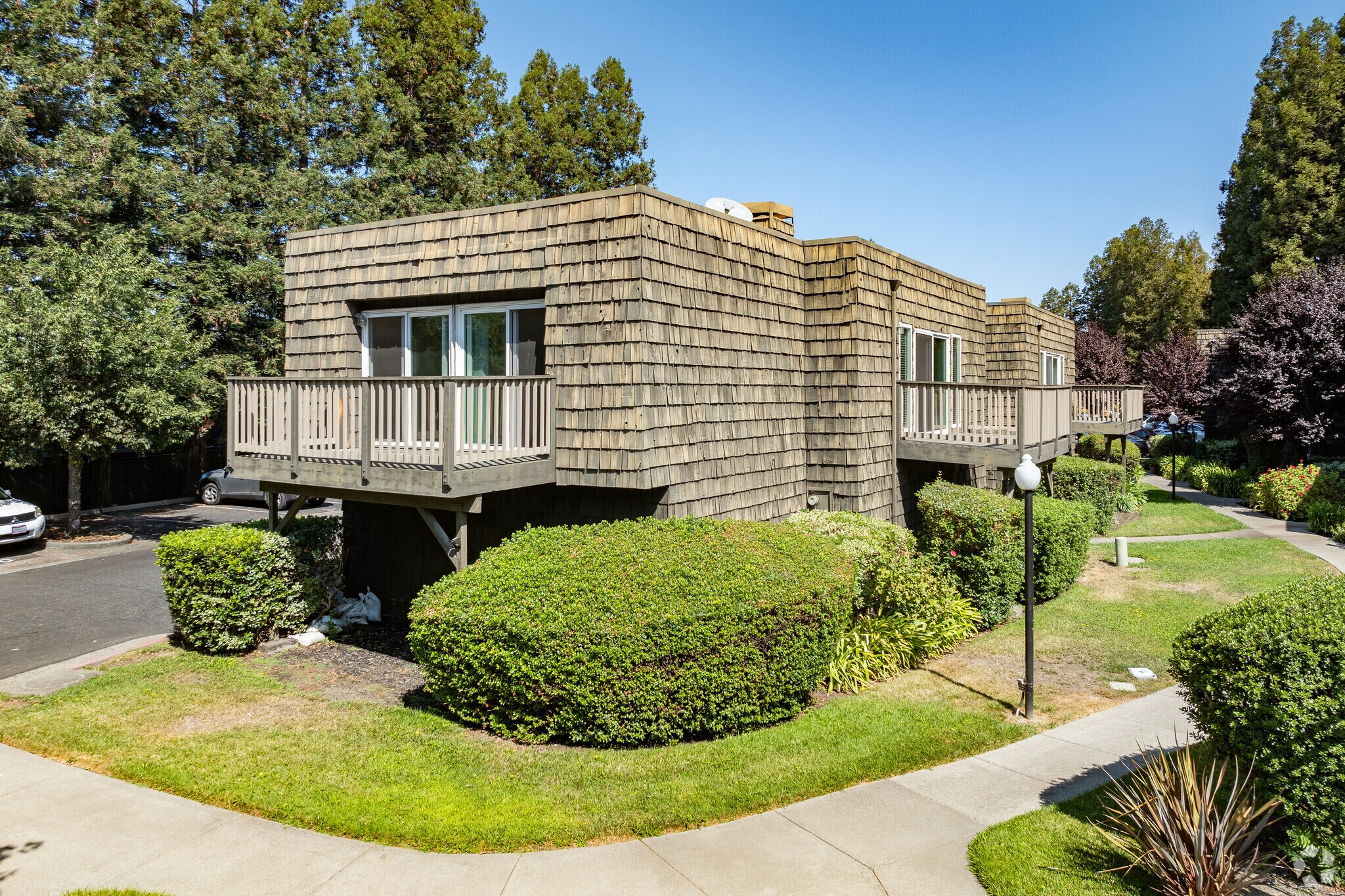 725 W College Ave, Santa Rosa, CA à vendre Photo principale- Image 1 de 25