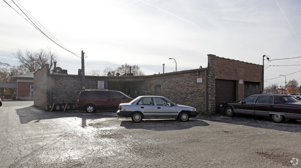 5516-5540 W 95th St, Oak Lawn, IL à vendre - Photo du bâtiment - Image 2 de 2