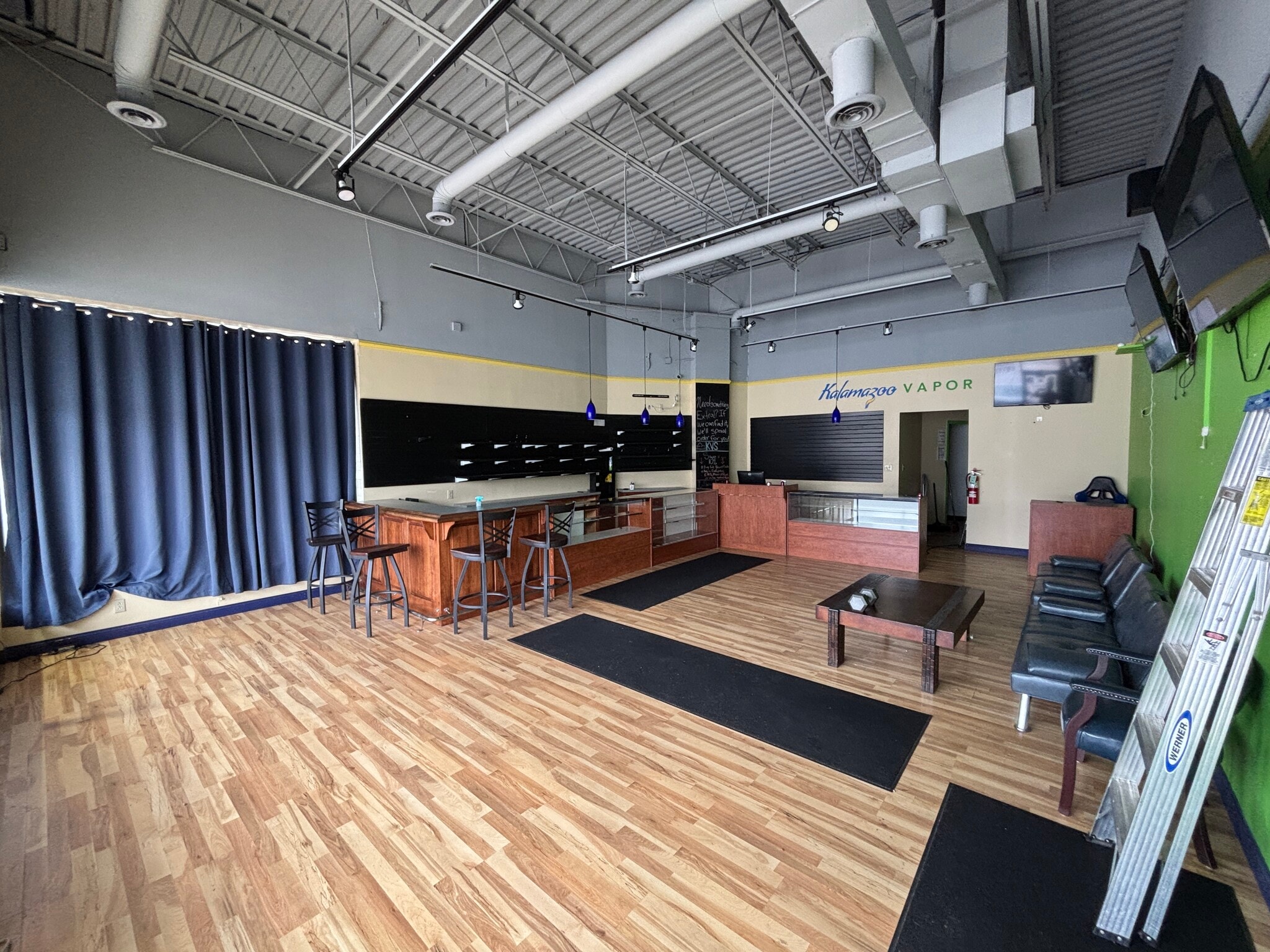 9201-9216 Mentor Ave, Mentor, OH à louer Photo intérieure- Image 1 de 4