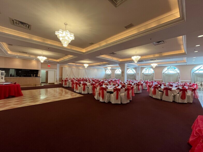 3237 S Harlem Ave, Berwyn, IL à vendre - Photo du bâtiment - Image 2 de 8