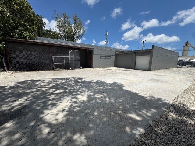 4430-4438 NW 35th Ct, Miami, FL à vendre - Photo du bâtiment - Image 3 de 9