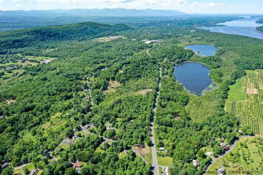 680-690 BROADWAY, Ulster Park, NY for sale - Building Photo - Image 2 of 10