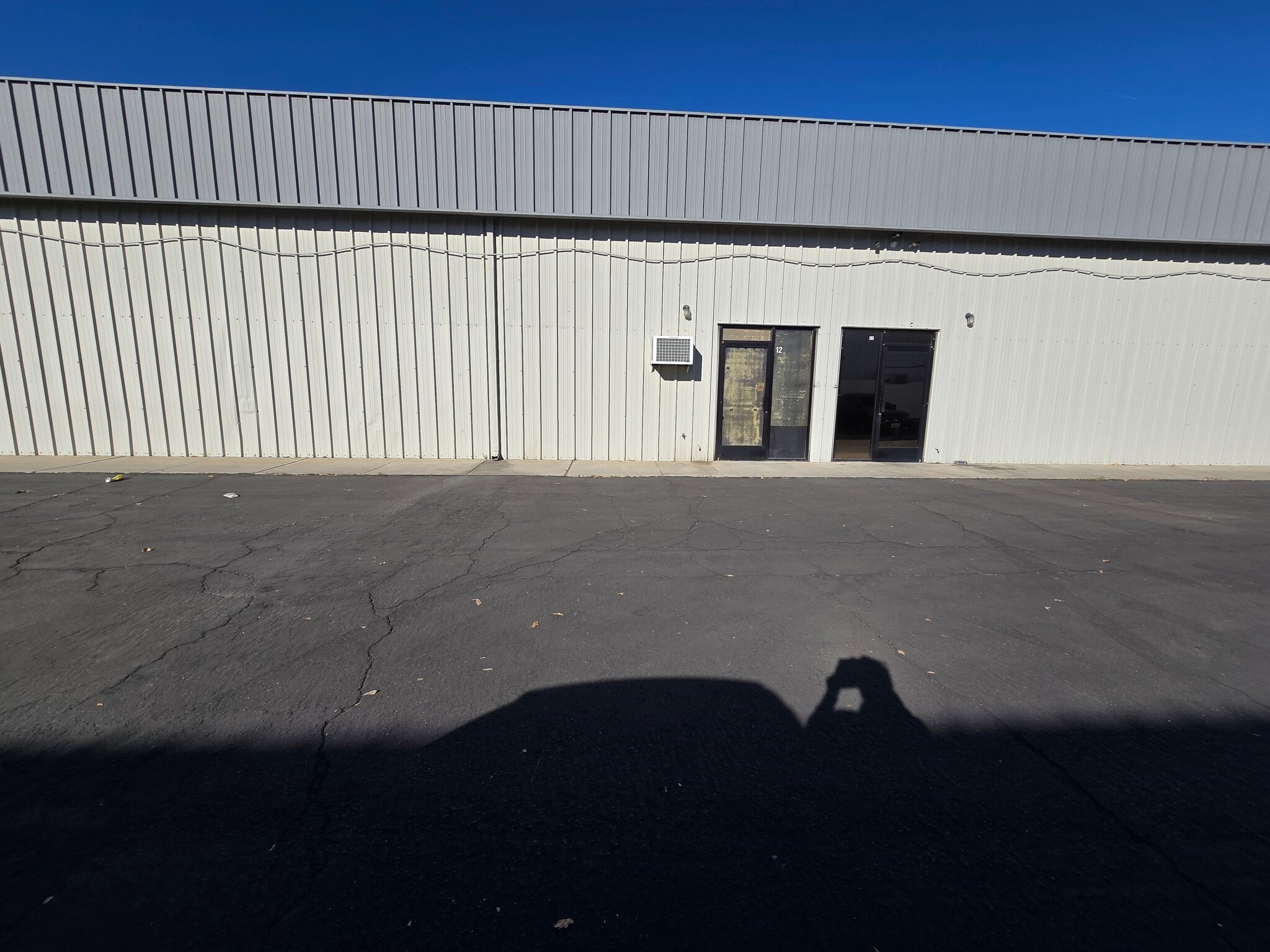 2920 Landco Rd, Bakersfield, CA for lease Interior Photo- Image 1 of 7