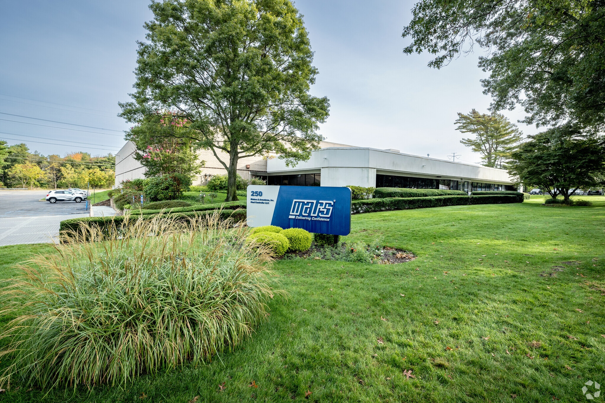 250 Rabro Dr E, Hauppauge, NY for lease Primary Photo- Image 1 of 6