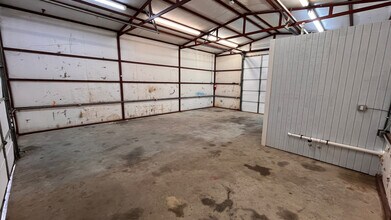 302 N Main St, Collinsville, TX for lease Interior Photo- Image 2 of 16