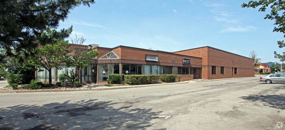 6130 Tomken Rd, Mississauga, ON for sale - Building Photo - Image 1 of 17