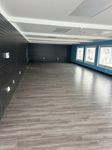 1525 W Chapman Ave, Orange, CA à louer - Photo du bâtiment - Image 2 de 11
