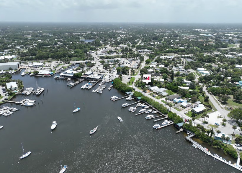 4648 SE Park Dr, Stuart, FL for sale - Building Photo - Image 2 of 4