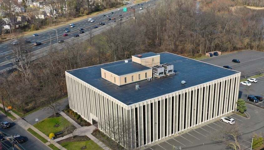67 Walnut Ave, Clark, NJ à louer Photo du bâtiment- Image 1 de 20