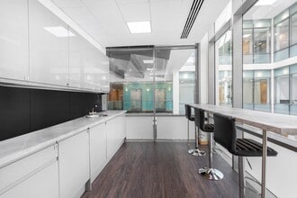 200 Brook Dr, Reading for lease Interior Photo- Image 1 of 8