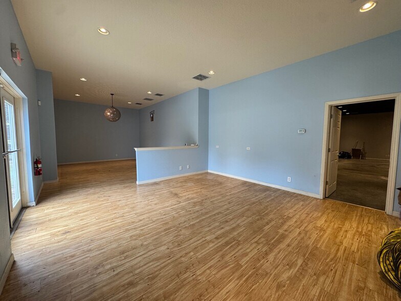 2415 N Albany Ave, Tampa, FL à louer - Photo du bâtiment - Image 1 de 9