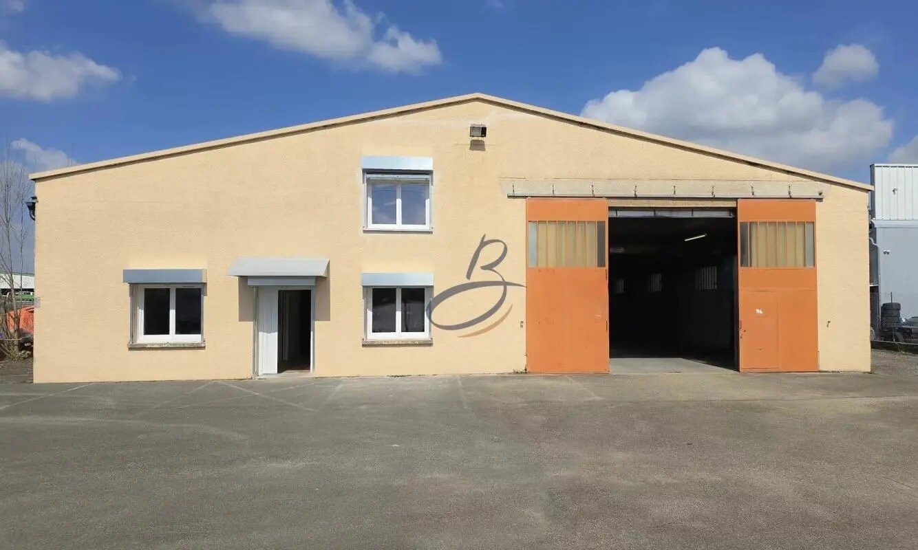 Office in Bourgoin-Jallieu for lease Building Photo- Image 1 of 7