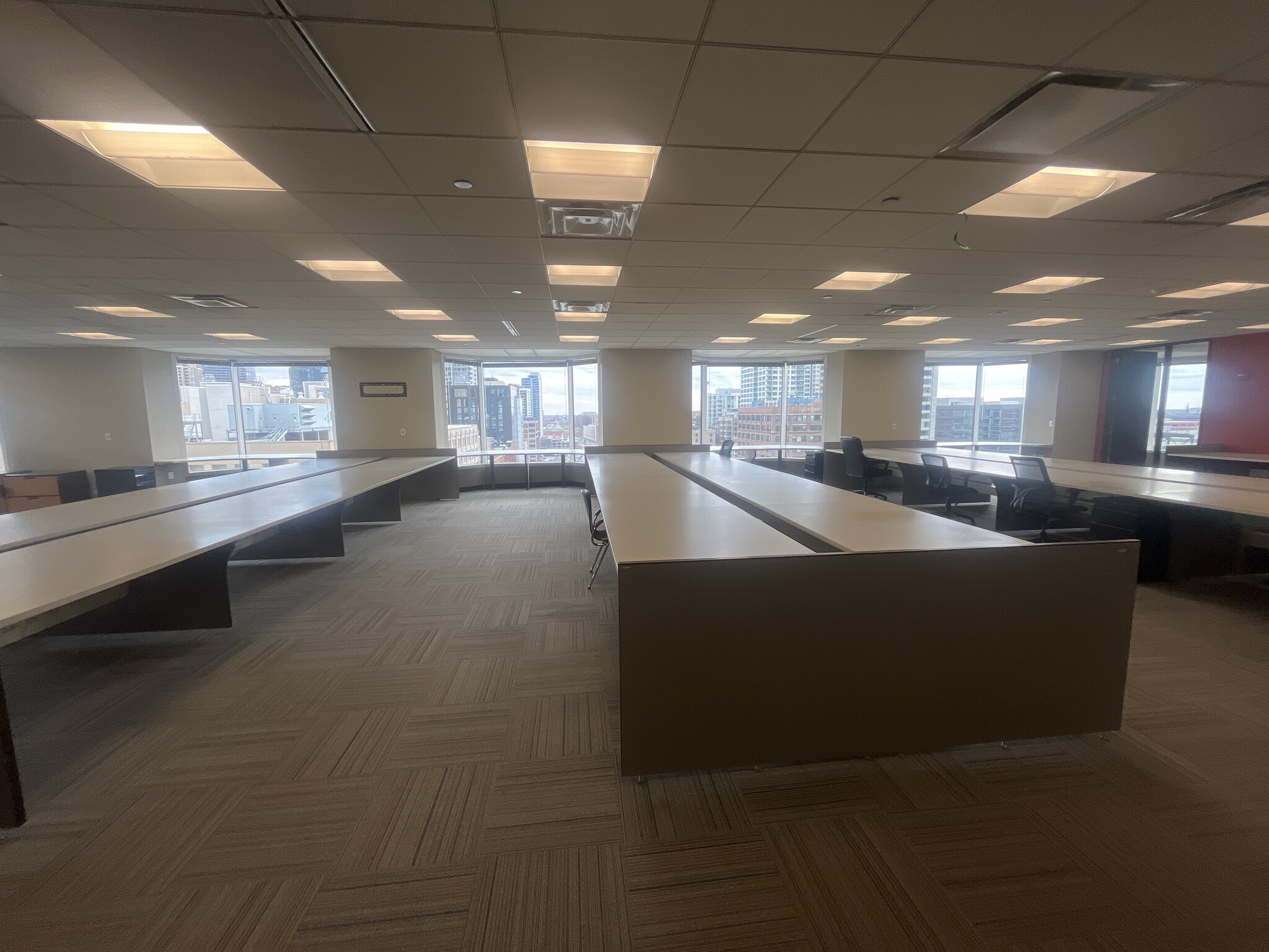 425 S Financial Pl, Chicago, IL for lease Building Photo- Image 1 of 3