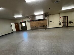 724 W 15th St, Edmond, OK for lease Interior Photo- Image 1 of 13