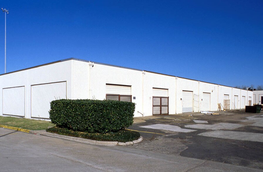 3890 North Fwy, Houston, TX à louer - Photo du bâtiment - Image 2 de 5