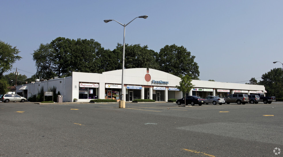 2303 Woodbridge Ave, Edison, NJ for lease - Building Photo - Image 1 of 4