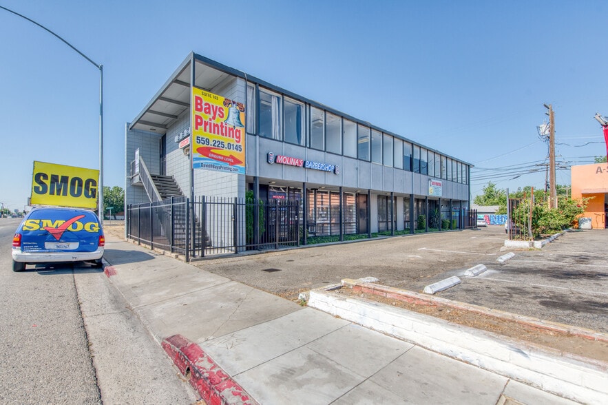 2921 N Blackstone Ave, Fresno, CA for sale - Primary Photo - Image 1 of 7
