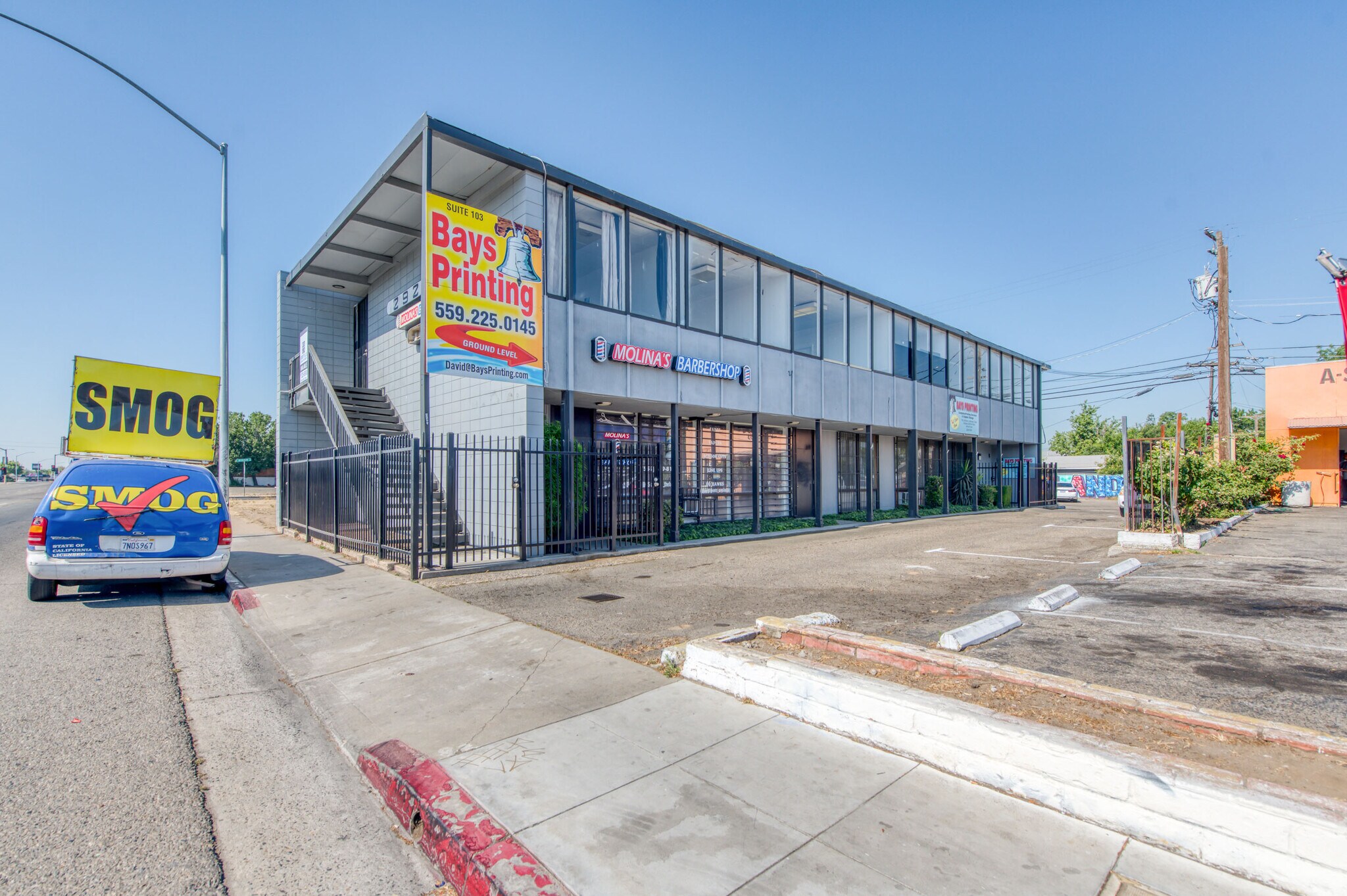 2921 N Blackstone Ave, Fresno, CA à vendre Photo du bâtiment- Image 1 de 1