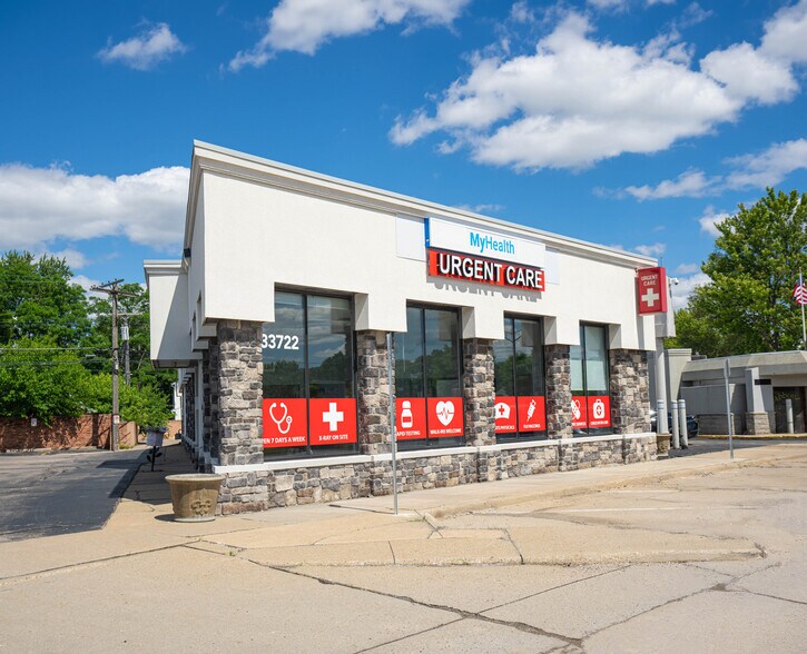 33722 Woodward Ave, Birmingham, MI à louer - Photo du bâtiment - Image 2 de 5