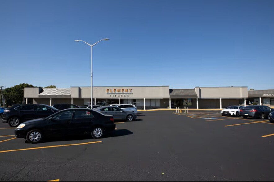 7820-7880 Quivira Rd, Lenexa, KS à louer - Photo du bâtiment - Image 2 de 4
