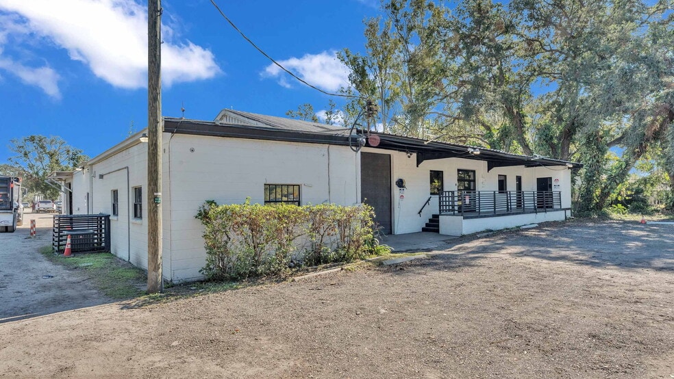 705 Jerry Smith Rd, Dover, FL à vendre - Photo du bâtiment - Image 3 de 70