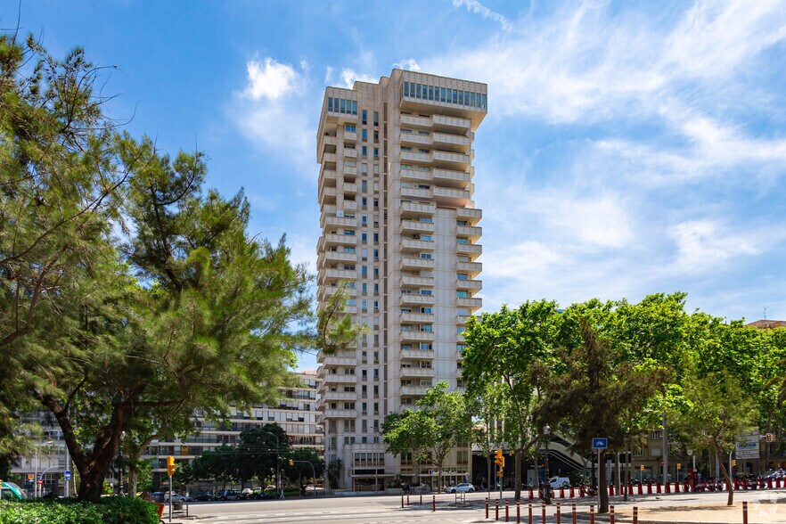 Avinguda Diagonal, 523, Barcelone, Barcelona à louer - Photo du bâtiment - Image 3 de 11