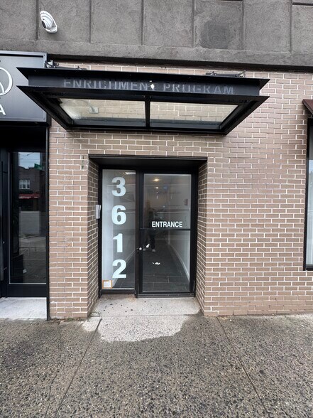 3612-3614 E Tremont Ave, Bronx, NY à louer - Photo du bâtiment - Image 3 de 3