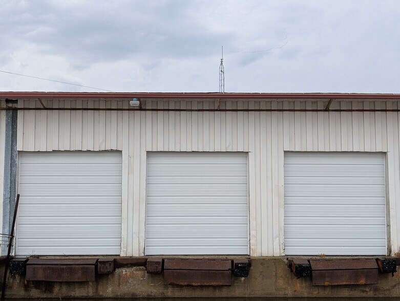 125 Barlow Rd, Farmington, IL à louer - Photo du bâtiment - Image 2 de 22