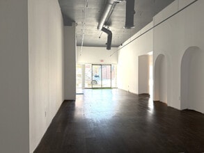 854-858 N High St, Columbus, OH for lease Interior Photo- Image 2 of 5