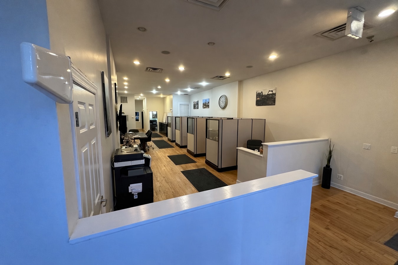 1473-1475 W Irving Park Rd, Chicago, IL 60613 - Unit C2 - - Interior Photo - Image 2 of 9