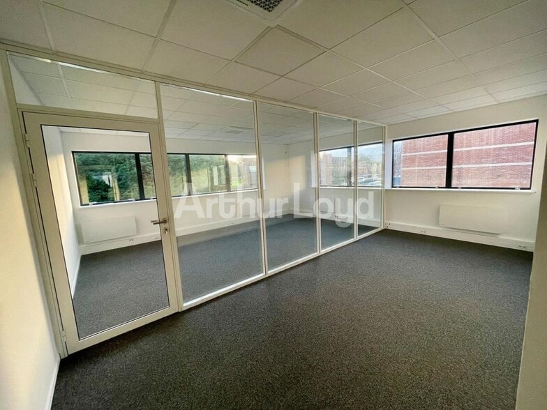21 Allée Lavoisier, Villeneuve-d'Ascq for lease - Interior Photo - Image 3 of 5
