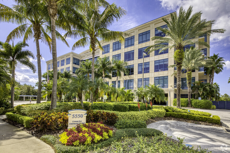 5550 W Executive Dr, Tampa, FL for lease - Primary Photo - Image 1 of 4