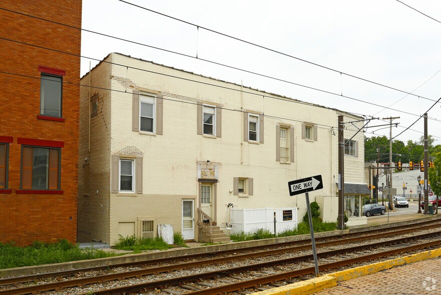 1001-1005 Castle Shannon Blvd, Pittsburgh, PA à louer - Photo du bâtiment - Image 2 de 16