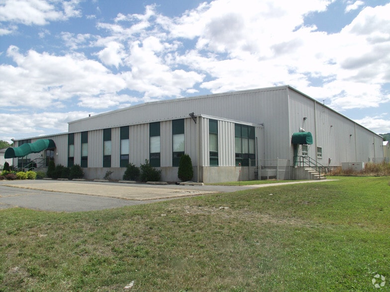 125 N Wilkes Barre Blvd, Wilkes-Barre, PA for lease - Building Photo - Image 2 of 5