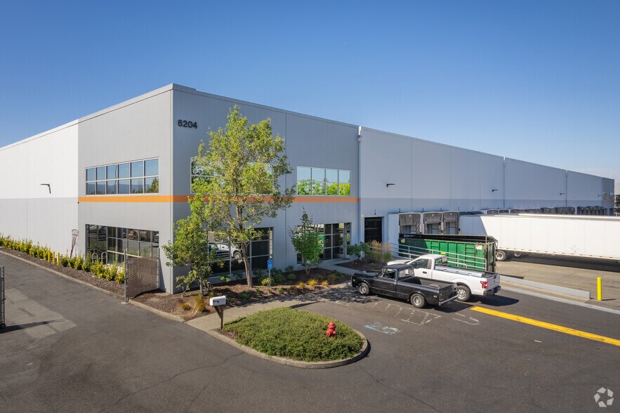 6204-6210 N Marine Dr, Portland, OR for lease - Building Photo - Image 1 of 5