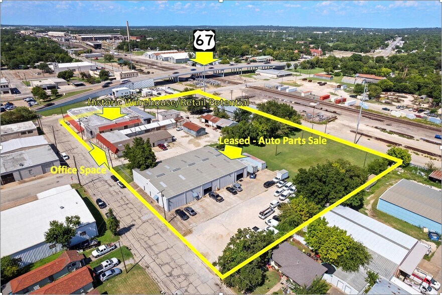 105 Wilhite St, Cleburne, TX à vendre - Photo principale - Image 1 de 1