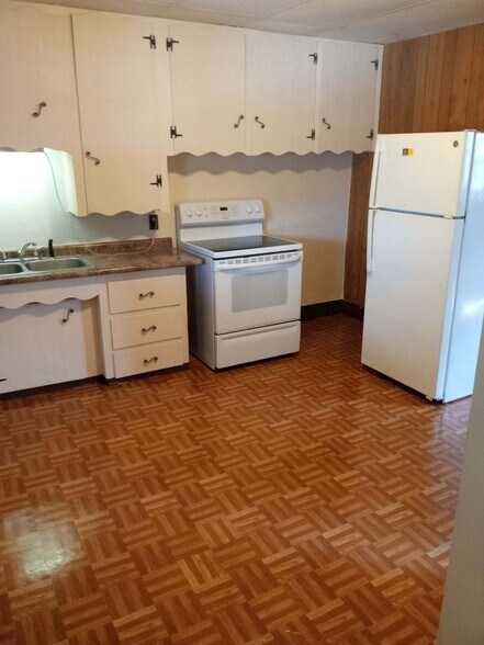 331 Pleasant St, Berlin, NH à vendre - Photo du bâtiment - Image 3 de 9