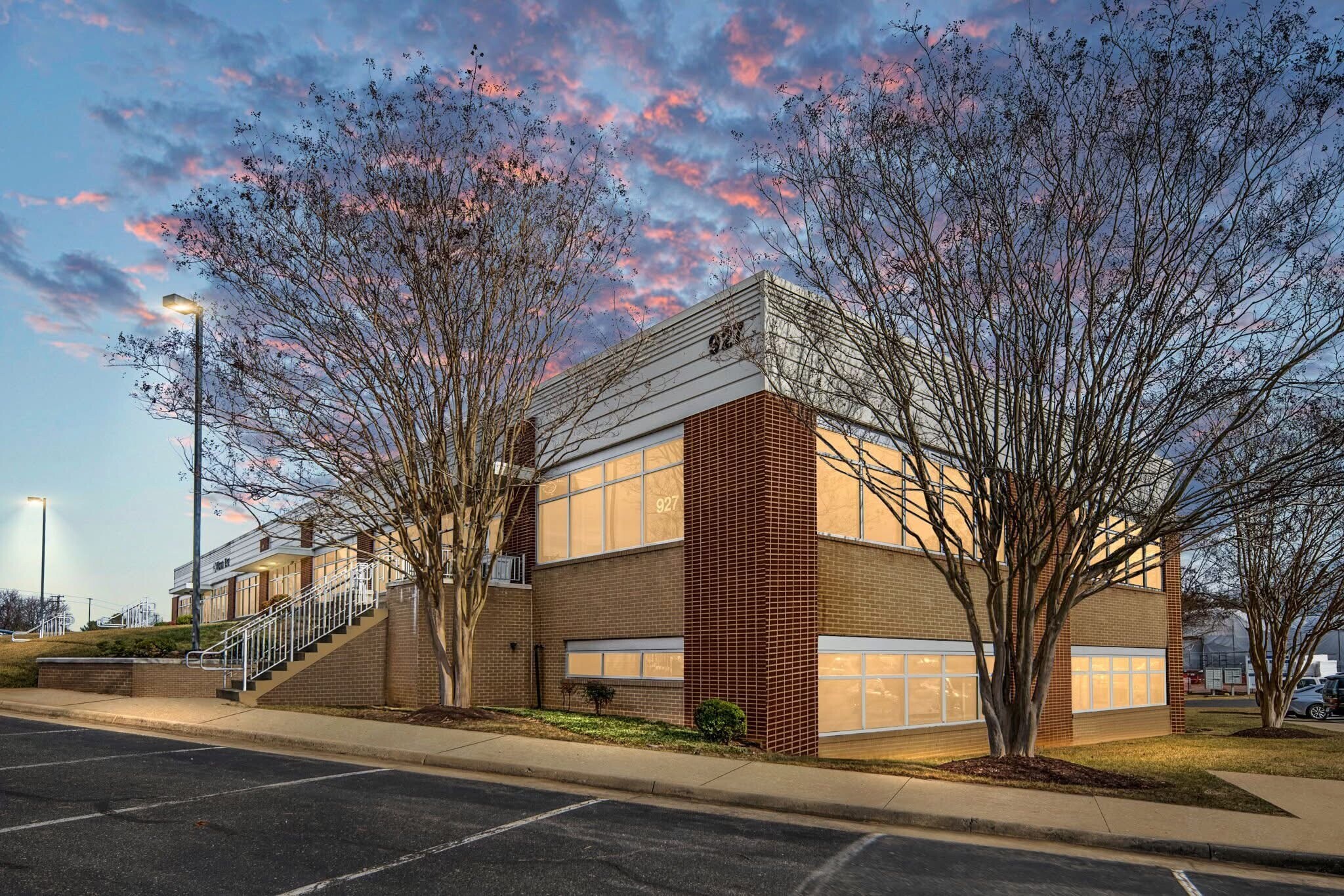 927 Maple Grove Dr, Fredericksburg, VA à vendre Photo principale- Image 1 de 18