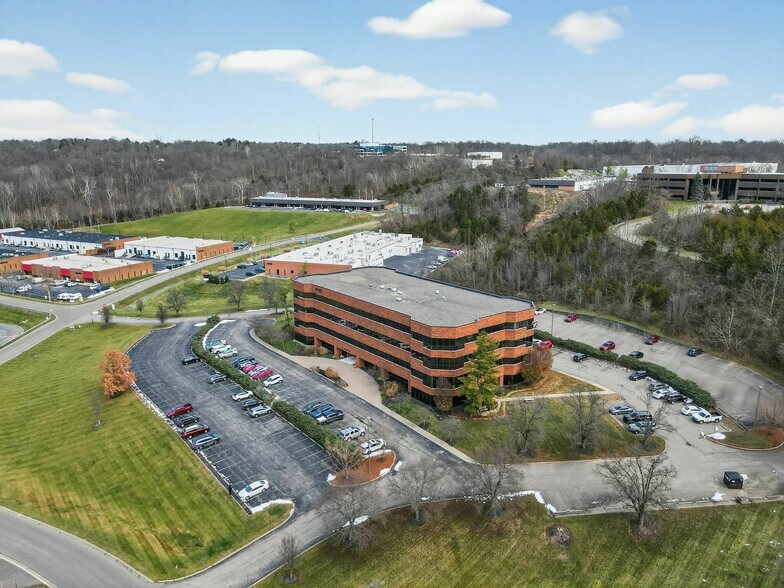 400 TechneCenter Dr, Milford, OH à vendre - Photo du bâtiment - Image 3 de 45