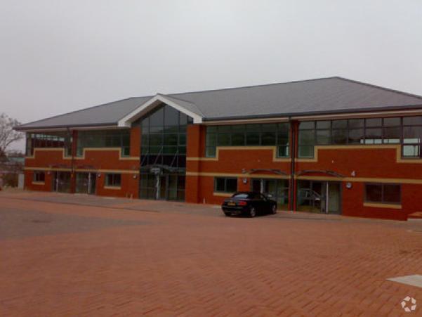 Manor Way, Borehamwood à vendre - Photo du bâtiment - Image 2 de 8