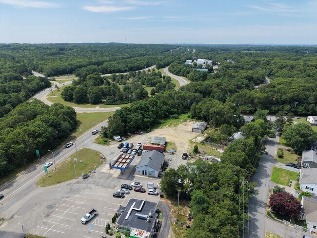More details for 810 MacArthur Blvd, Pocasset, MA - Retail for Sale