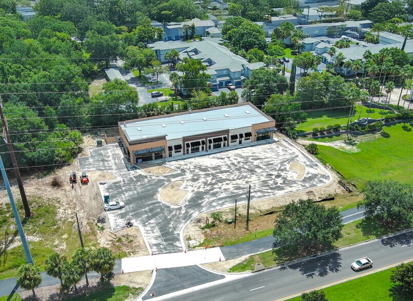 683 Rinehart rd, Lake Mary, FL à louer - Photo du bâtiment - Image 3 de 8