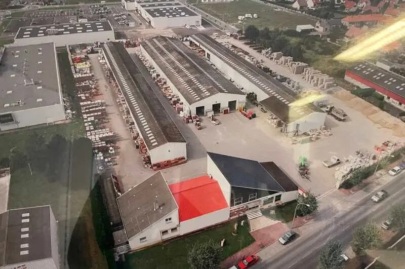 Local d'activités dans Chambry à vendre - Photo du bâtiment - Image 1 de 8