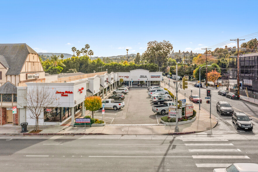 19458 Ventura Blvd, Tarzana, CA à louer - Photo du bâtiment - Image 1 de 6